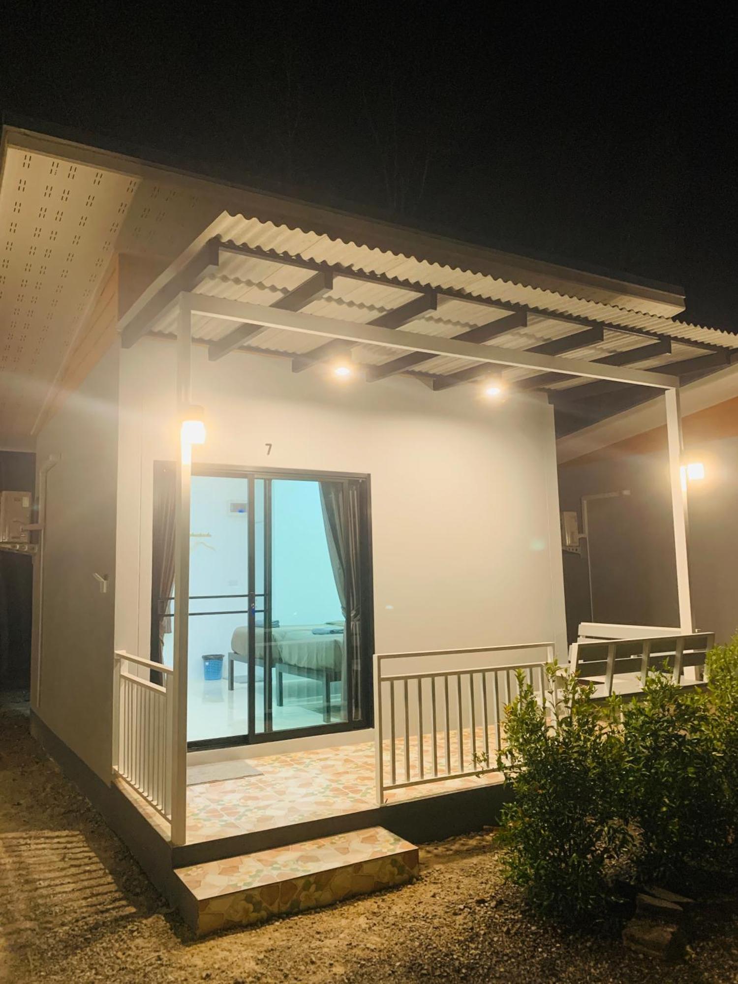 Suanvadee Resort สวนวดี รีสอร์ท Don Sak Exterior photo